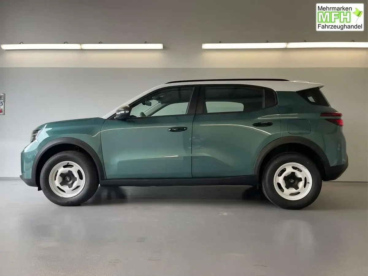 Neu Opel Frontera Edition 145 PS (106 kW) 2026 Khaki grün metallic SUV