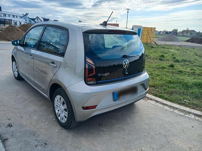 Second-hand VW e-up! 61 kW (83 CP) 2023 Gri Hatchback
