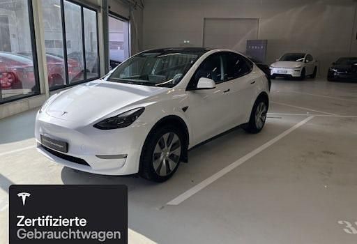 Weiß Gebraucht 2023 Tesla Model Y SUV | 39.300 € (Etwas zu teuer) - Bild 1/4