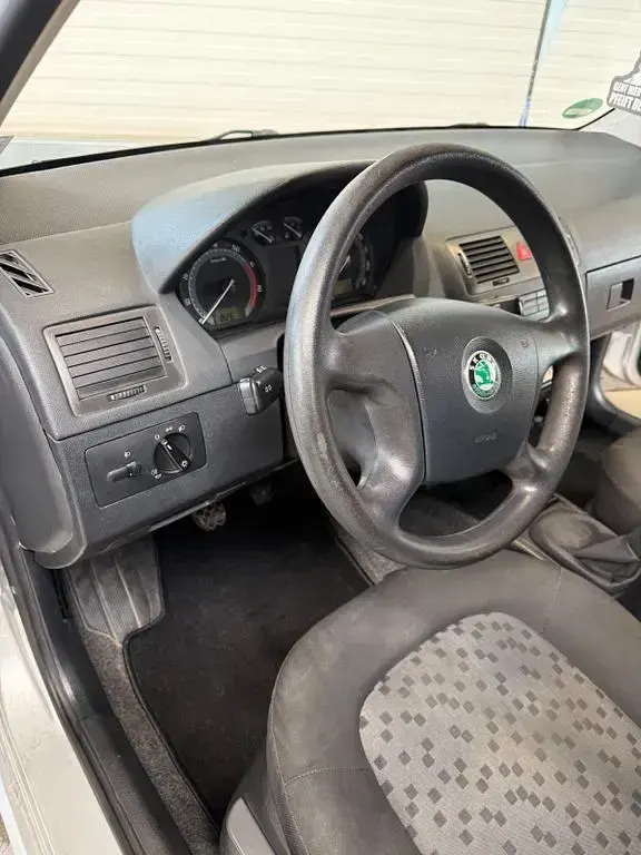 Gebraucht Skoda Fabia Ambiente 54 PS (39 kW) 2005 Silber Limousine
