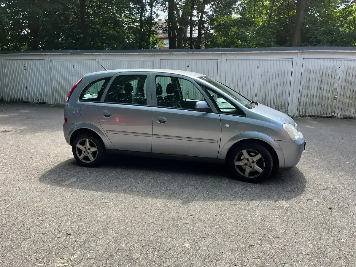 Gebraucht Opel Meriva 100 PS (73 kW) 2005 Silber Van / Kleinbus