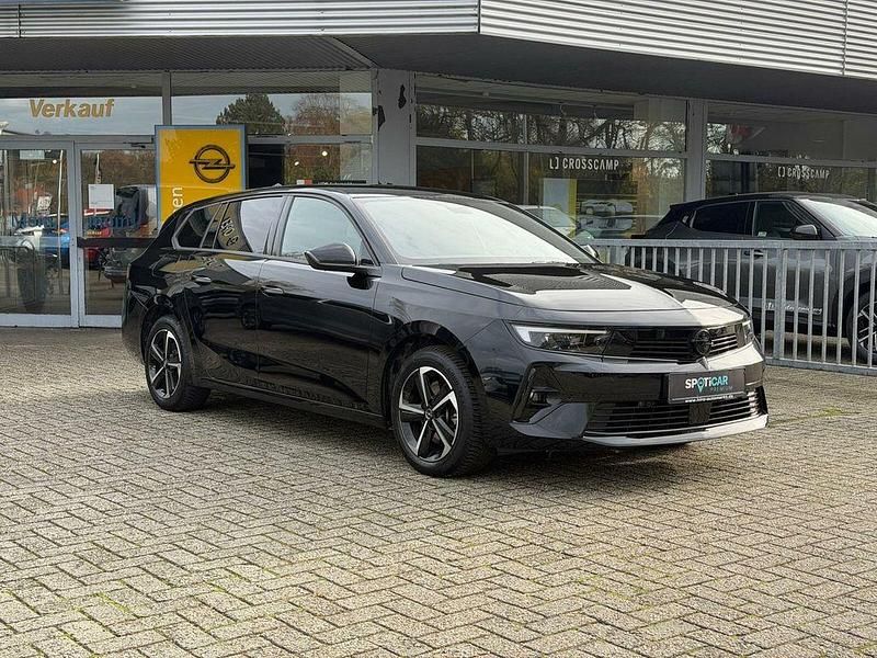 Gebraucht Opel Astra 131 PS (96 kW) 2024 Schwarz Kombi