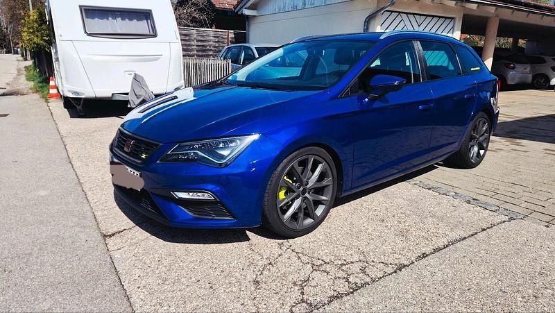 Second-hand Seat Leon ST 180 CP (132 kW) 2018 Albastru Break