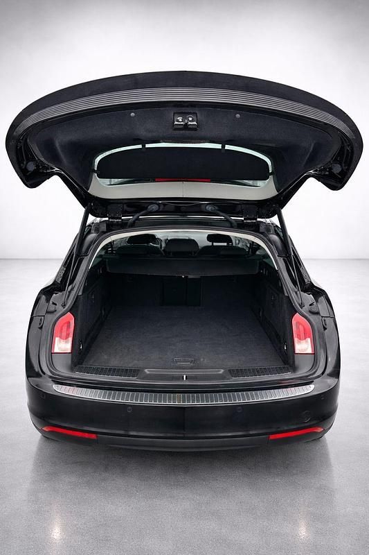 Usado Opel Insignia 170 HP (125 kW) 2017 Preto Carrinha