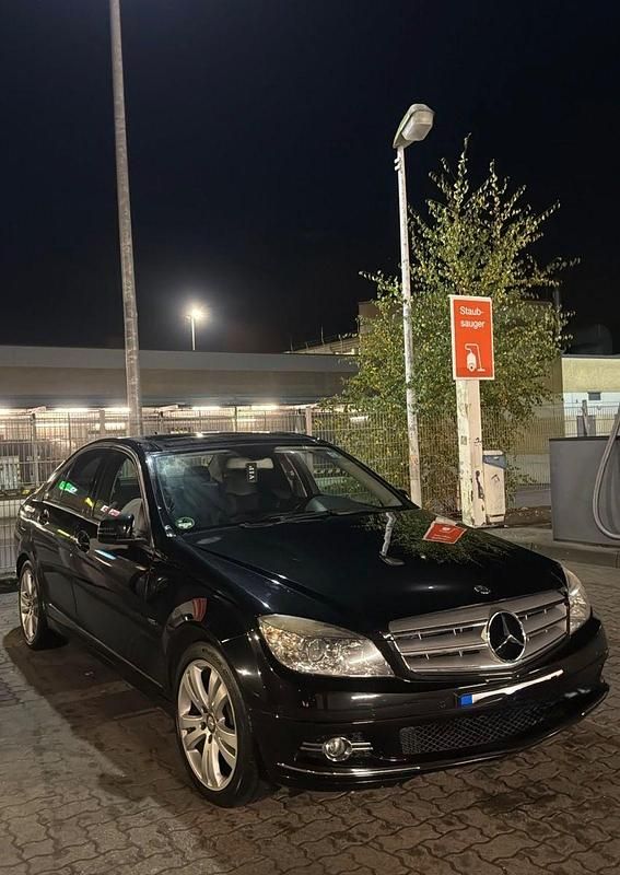 Gebraucht Mercedes C180 Avantgarde 156 PS (114 kW) 2010 Schwarz Kombi