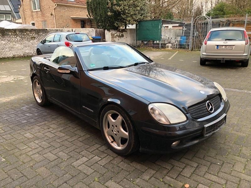 Gebraucht Mercedes SLK230 197 PS (144 kW) 2002 Schwarz Cabrio