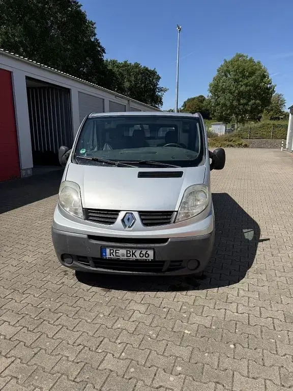 Gebraucht Renault Trafic 114 PS (83 kW) 2008 Silber Van / Kleinbus