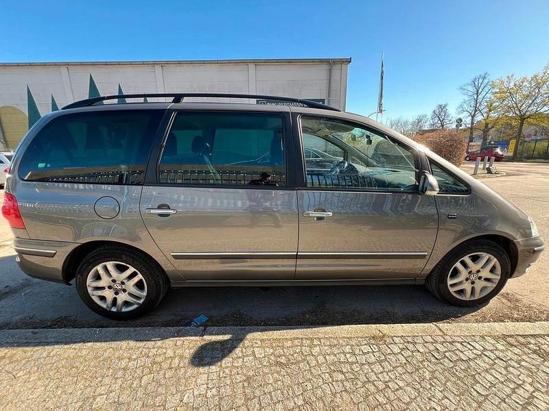 Gebraucht VW Sharan Comfortline 140 PS (102 kW) 2007 Grau Van / Kleinbus