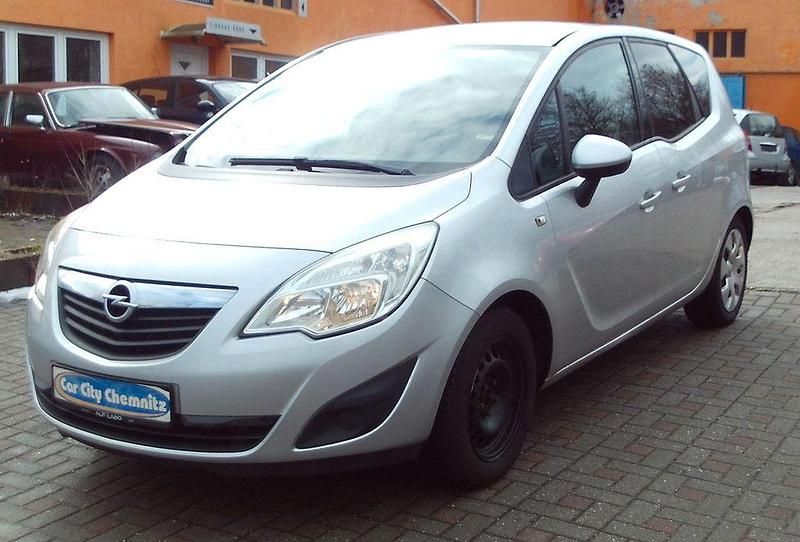 Gebraucht Opel Meriva Edition 101 PS (74 kW) 2011 Silber Van / Kleinbus