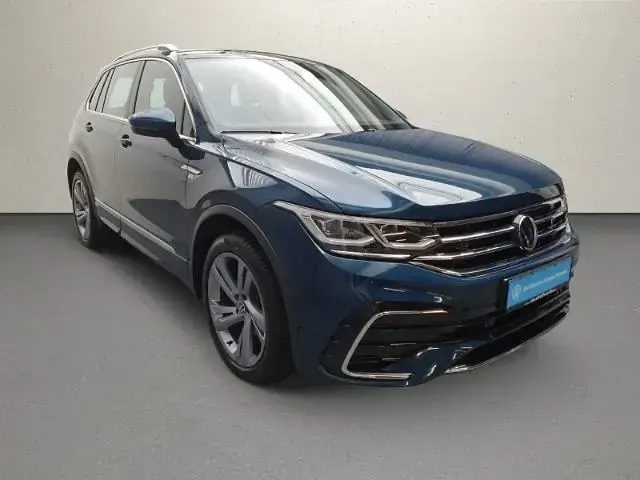 Gebraucht VW Tiguan R-line 150 PS (110 kW) 2022 Nightshadeblue metallic SUV