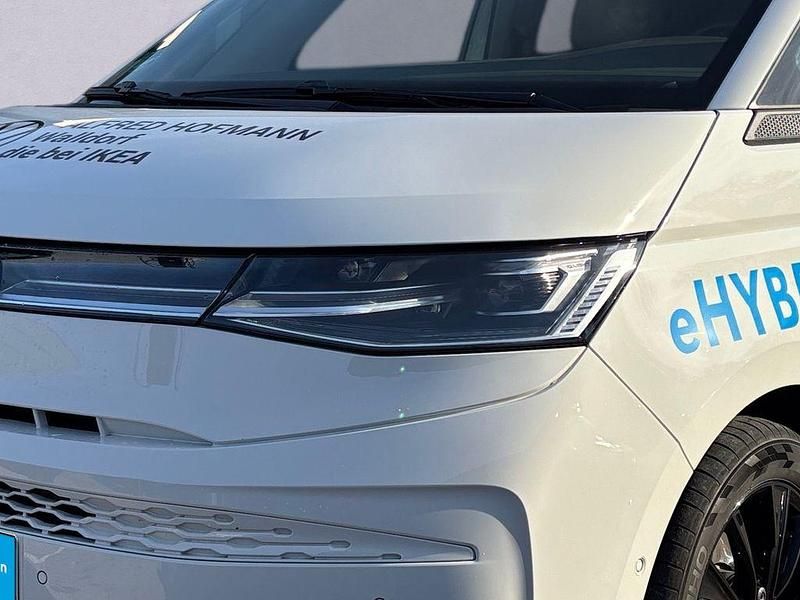 Gebraucht VW Multivan 177 PS (130 kW) 2025 Candyweiß Van