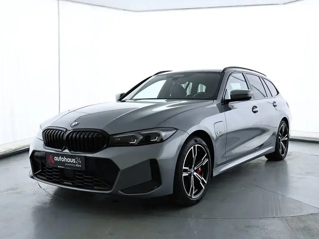 Gebraucht BMW 320 M Sport 163 PS (119 kW) 2023 Grau Limousine