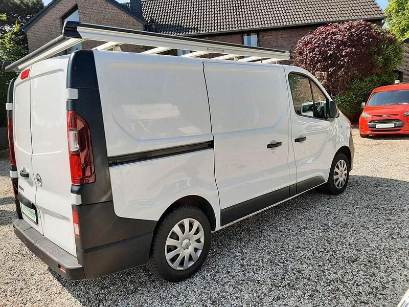 Weiß Gebraucht 2018 Opel Vivaro Van | 11.990 € (Superpreis) - Bild 1/4