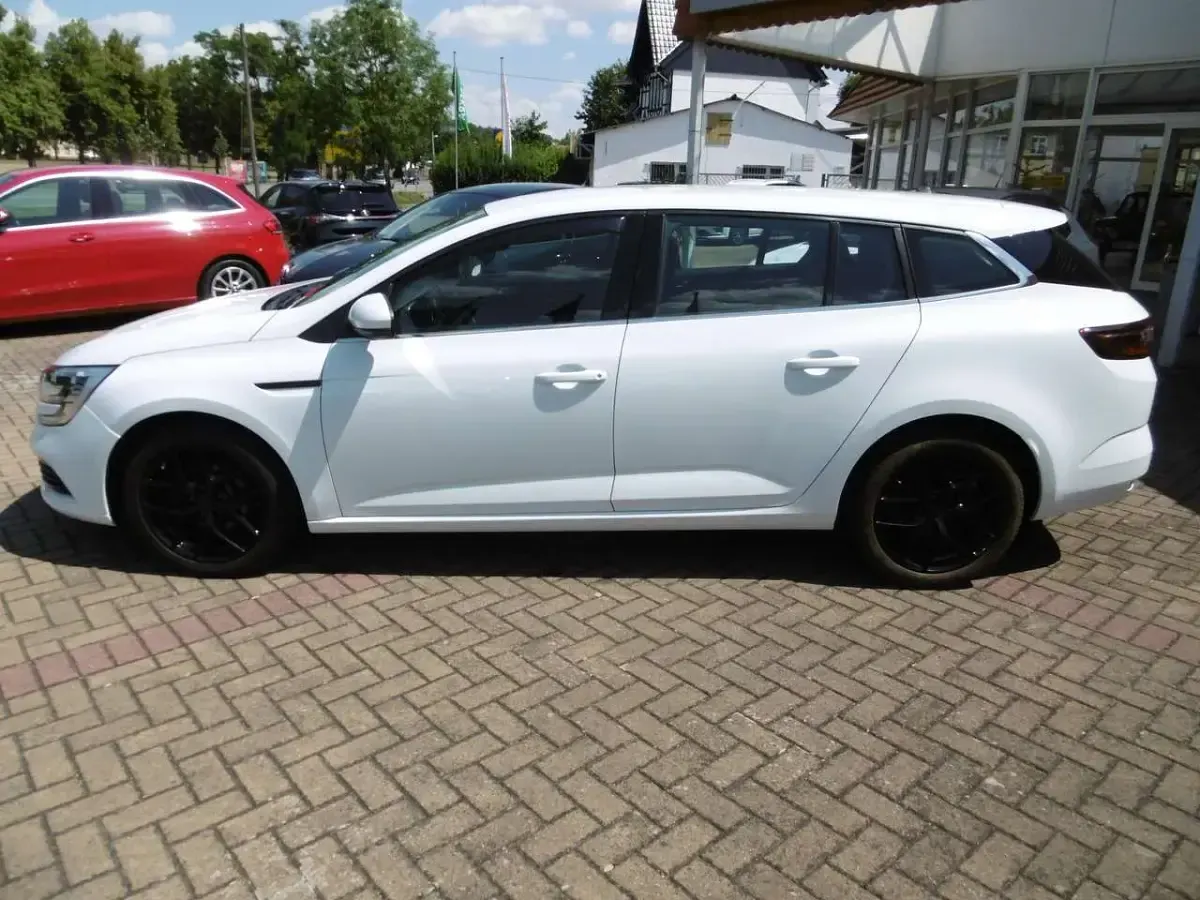Gebraucht Renault Mégane Life 101 PS (74 kW) 2020 Weiß Kleinwagen