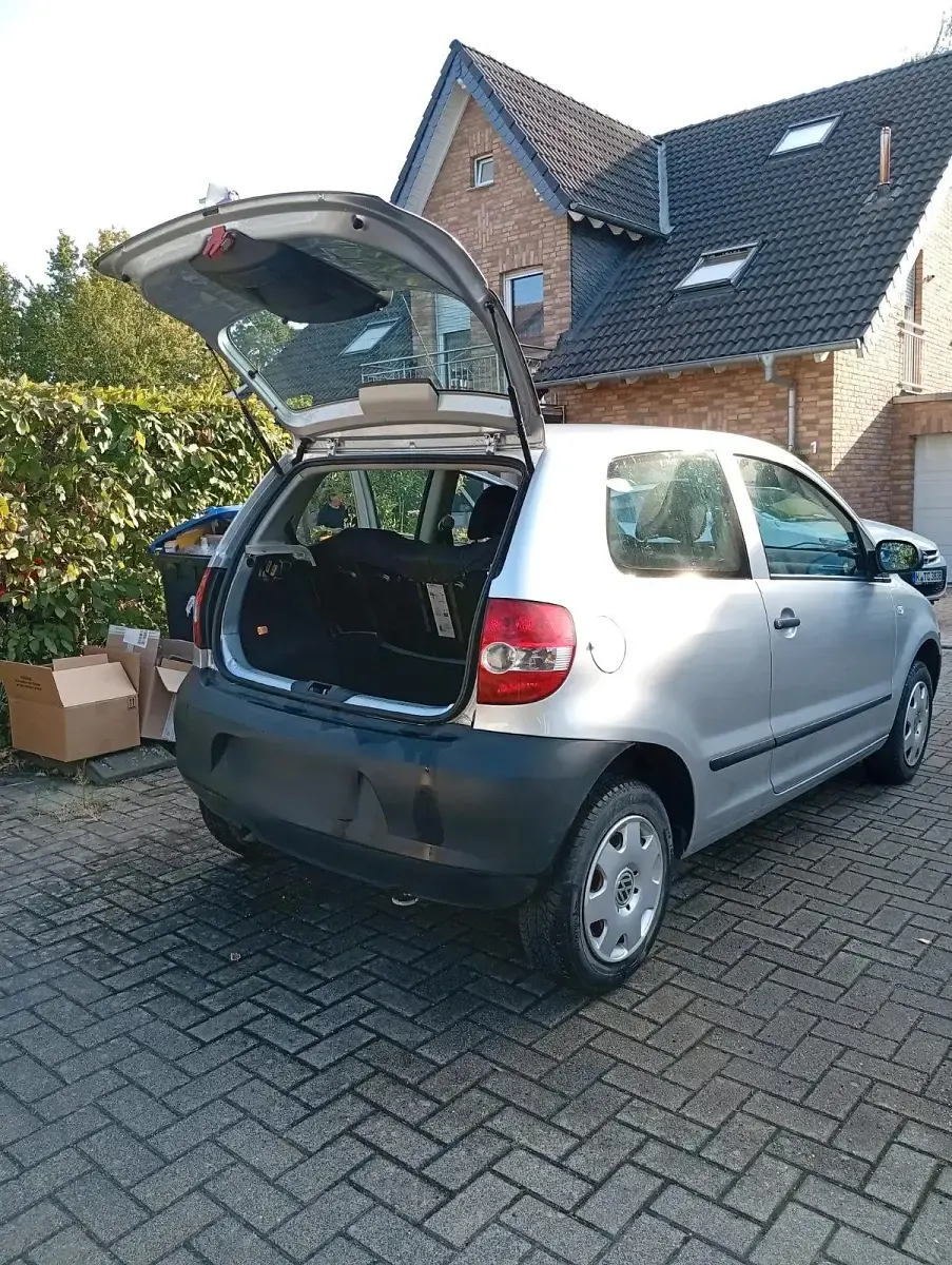 Gebraucht VW Fox 54 PS (39 kW) 2008 Silber Kleinwagen