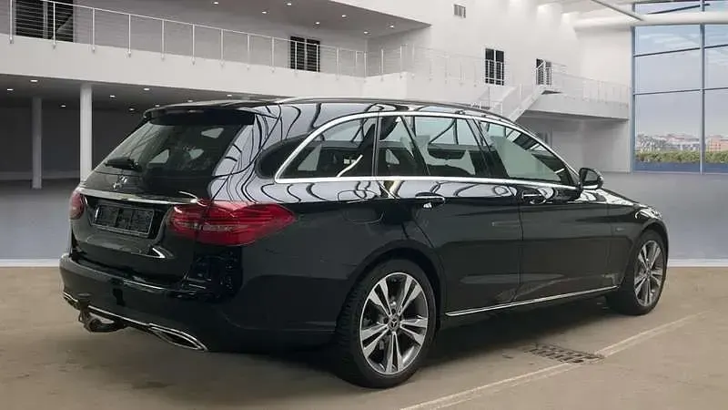 Gebraucht Mercedes E300 320 PS (235 kW) 2021 Schwarz/baltic black Kombi