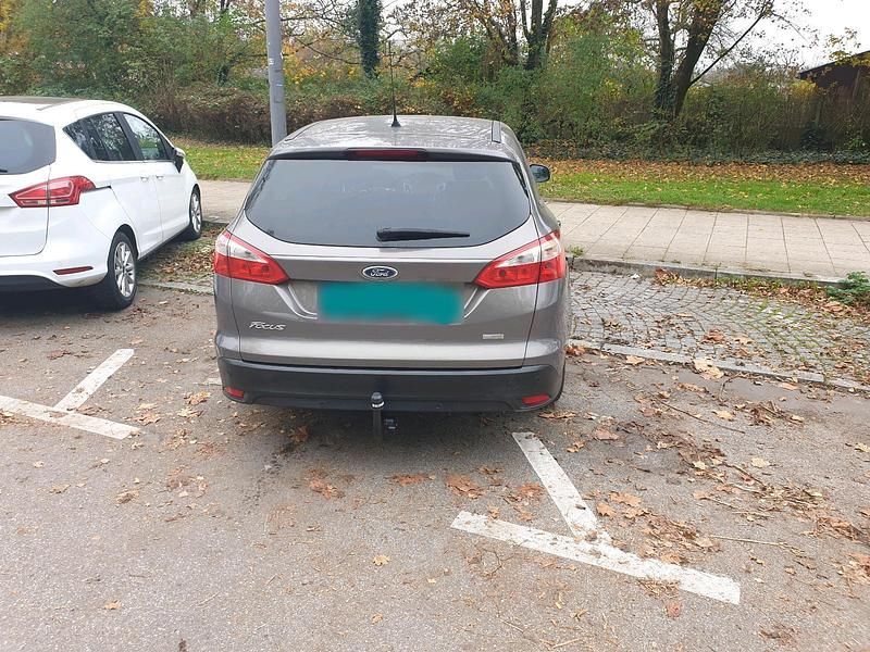 Gebraucht Ford Focus 125 PS (91 kW) 2013 Grau Kombi