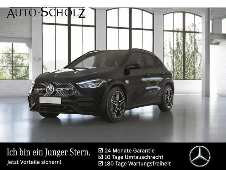 Schwarz Gebraucht 2022 Mercedes GLA200 AMG SUV | 35.993 € (Guter Preis) - Bild 1/3