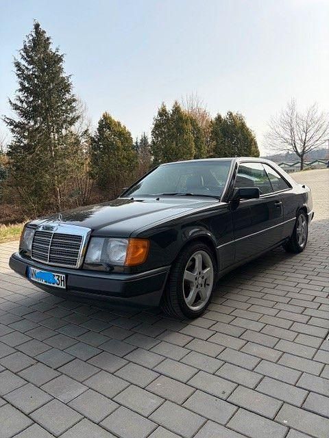 Gebraucht Mercedes 230 132 PS (97 kW) 1989 Schwarz Coupé