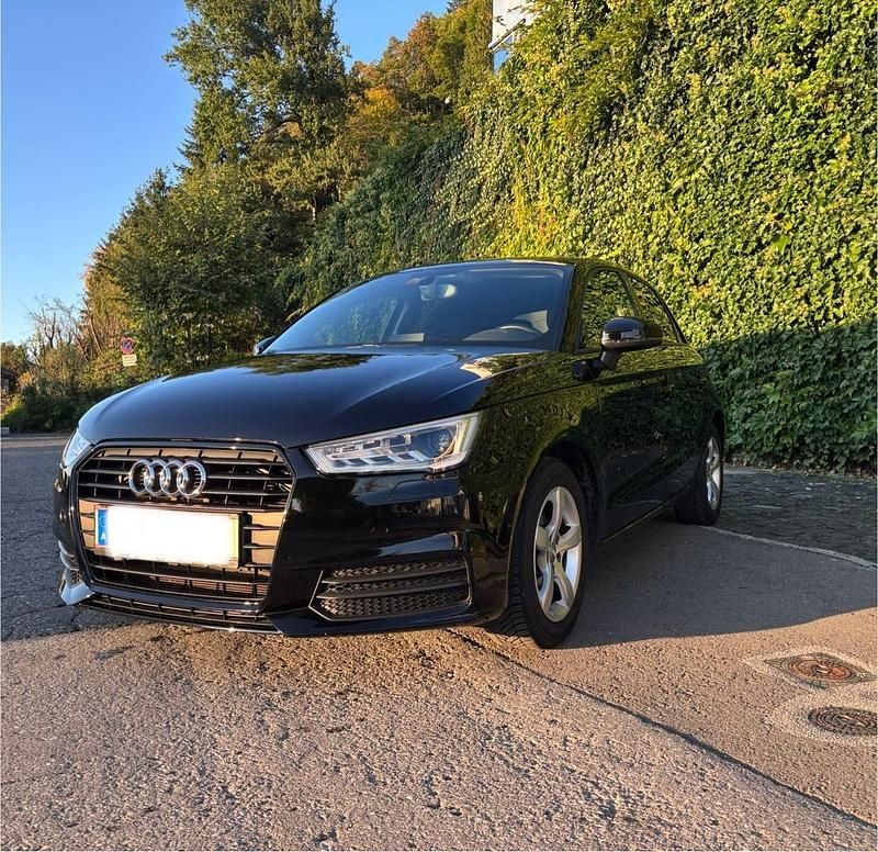 Schwarz Gebraucht 2017 Audi A1 Sportback Comfort Kleinwagen | 12.990 € (Fairer Preis) - Bild 1/4