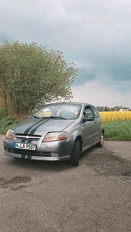 Silber Gebraucht 2006 Chevrolet Kalos Kleinwagen | 1.400 € (Fairer Preis) - Bild 1/4