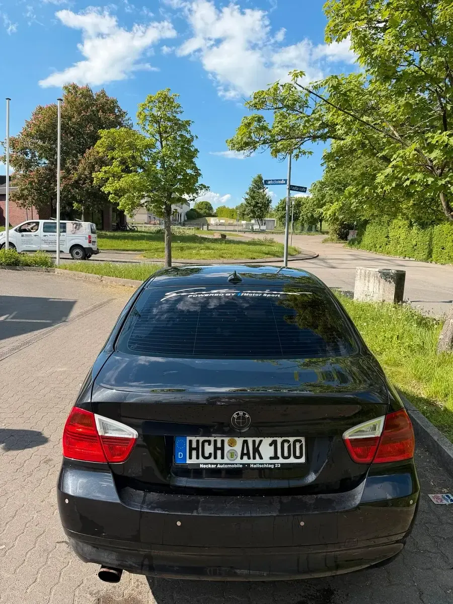 Gebraucht BMW 320 150 PS (110 kW) 2007 Schwarz Limousine