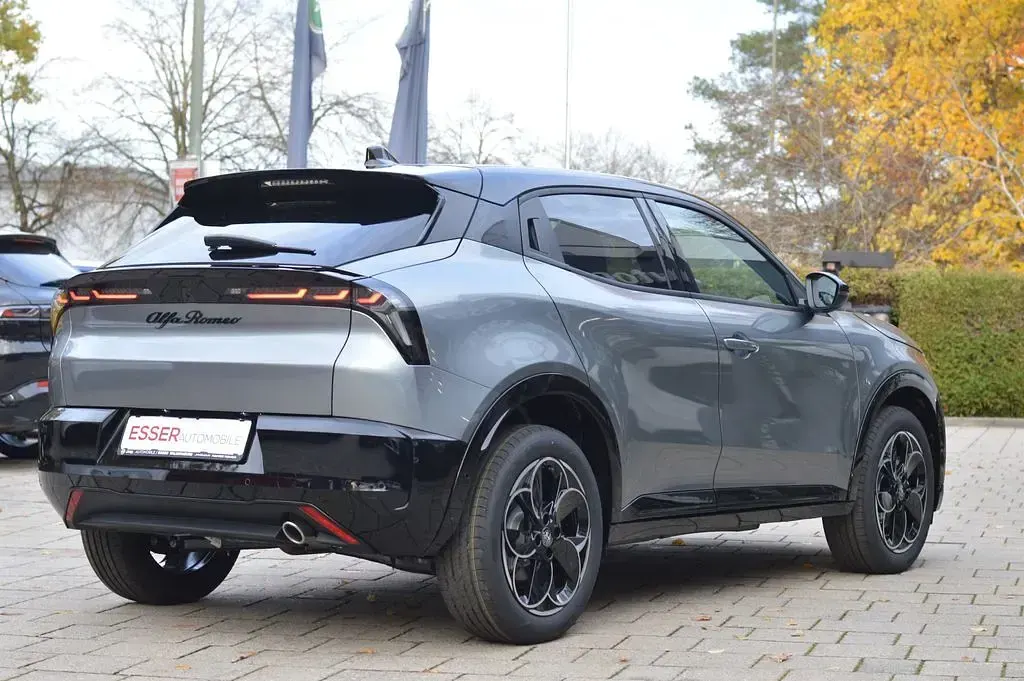 Neu Alfa Romeo GT Junior Ti 145 PS (106 kW) 2026 Grau SUV