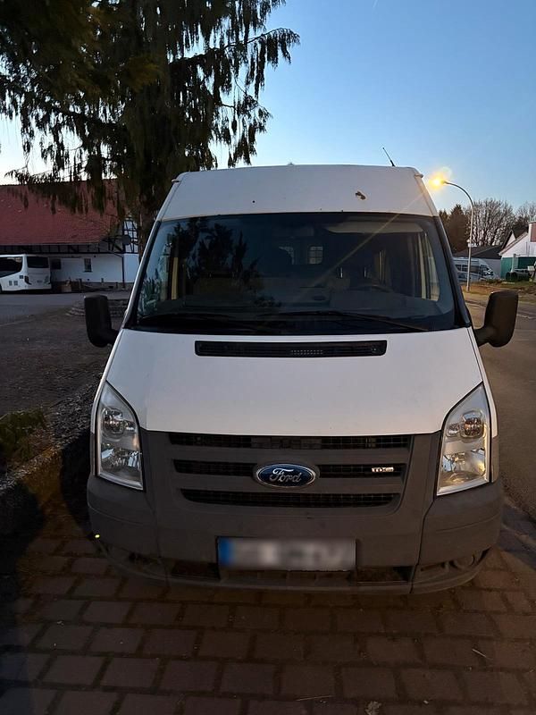 Usado Ford Transit 110 CV (80 kW) 2009 Blanco Monovolumen