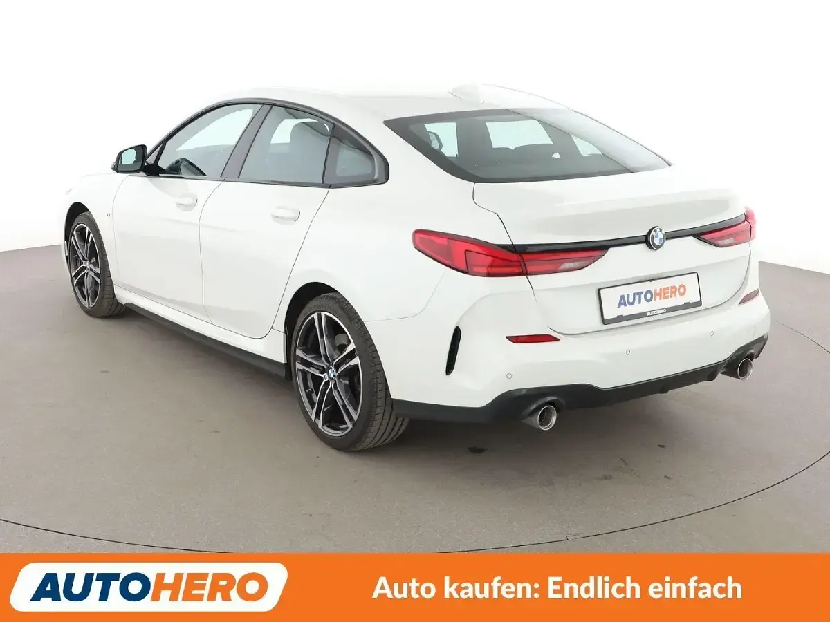 Gebraucht BMW 220 M Sport 190 PS (139 kW) 2022 Weiß Coupé
