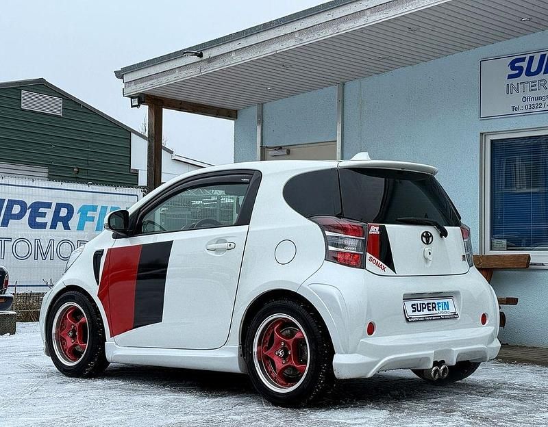 Gebraucht Toyota iQ 68 PS (50 kW) 2013 Weiß Kleinwagen