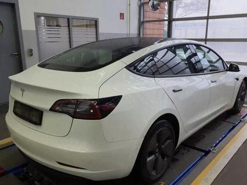 Gebraucht Tesla Model 3 366 kW (498 PS) 2022 Pearl white multicoat Limousine