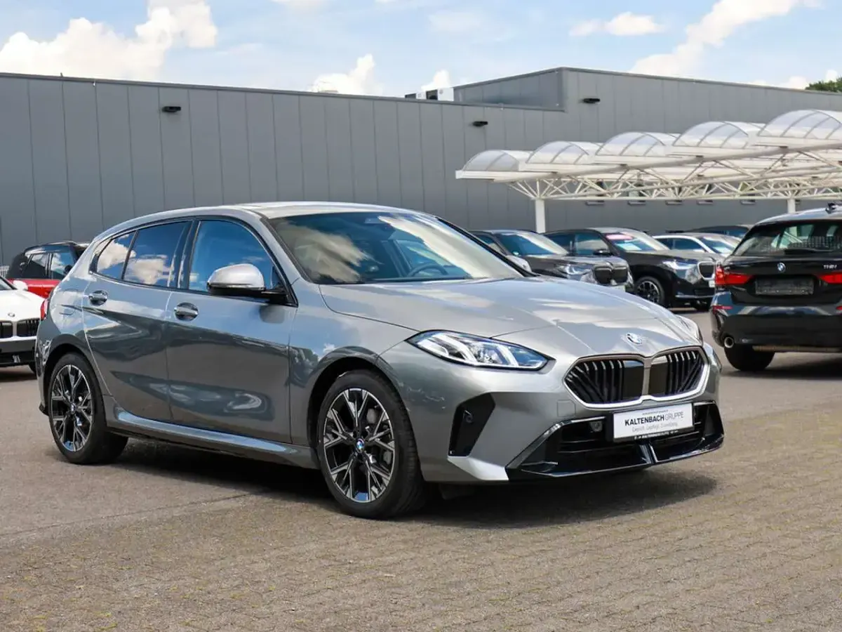 Gebraucht BMW 120 M Sport 170 PS (125 kW) 2026 Grau Kleinwagen