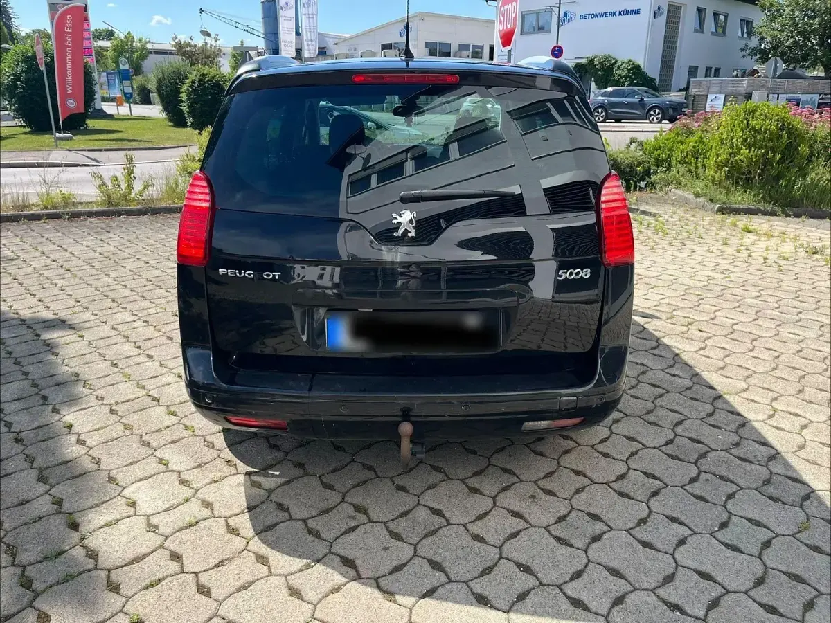Gebraucht Peugeot 5008 Active 163 PS (119 kW) 2011 Schwarz Van / Kleinbus