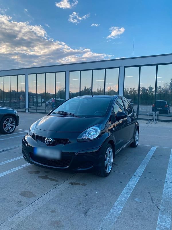 Schwarz Gebraucht 2008 Toyota Aygo Kleinwagen | 2.850 € (Fairer Preis) - Bild 1/4