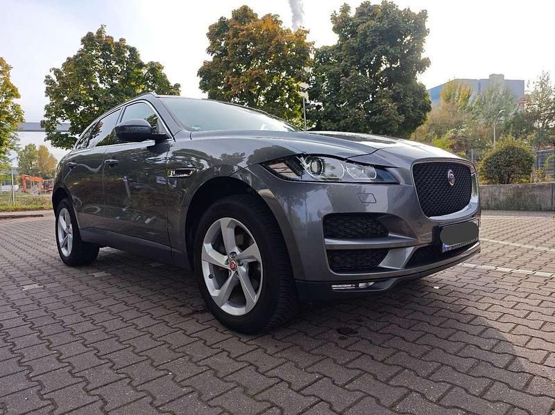 Grau Gebraucht 2018 Jaguar F-Pace Portfolio SUV | 20.999 € (Superpreis) - Bild 1/4