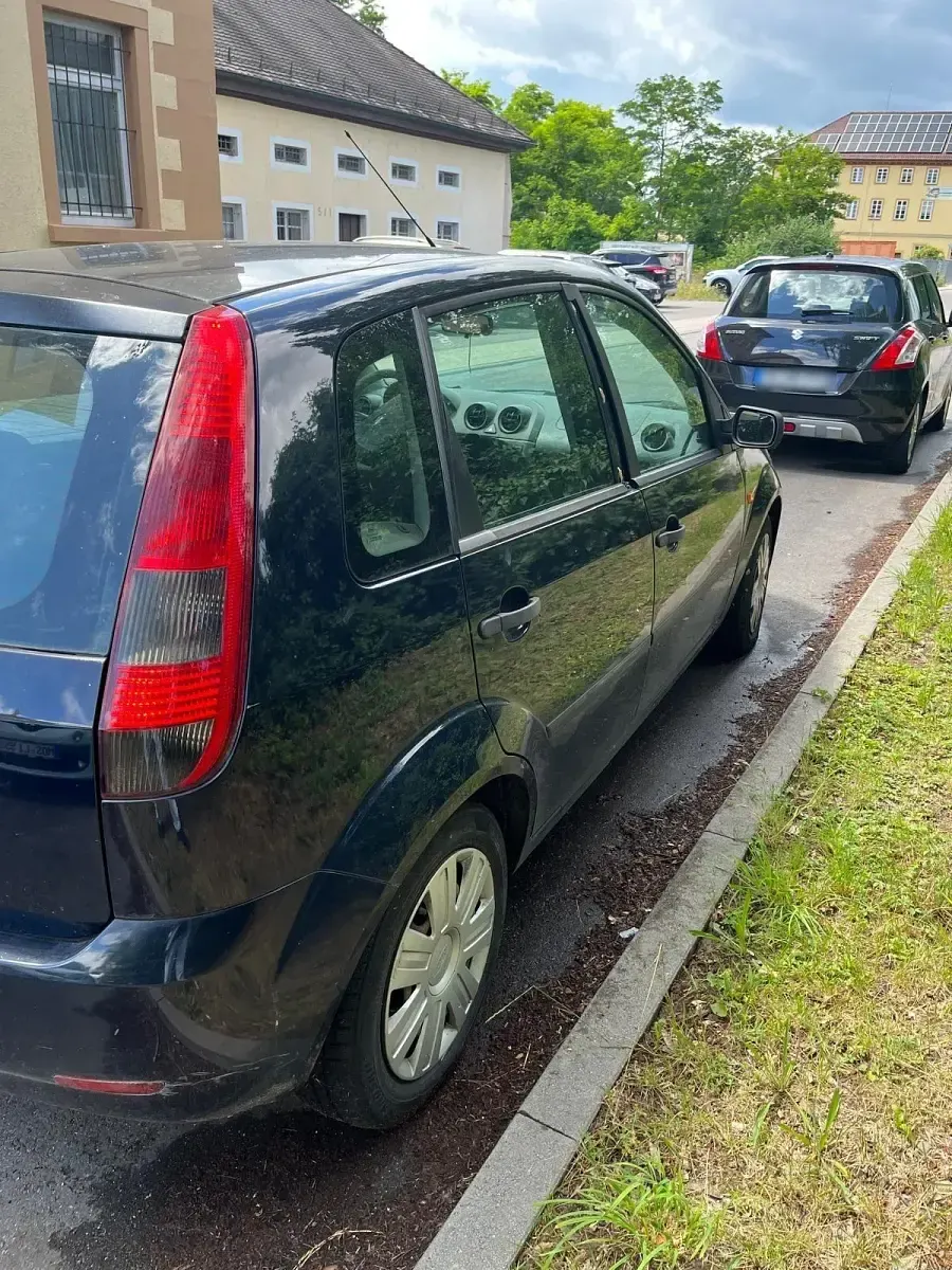 Gebraucht Ford Fiesta 2005 Blau Kleinwagen