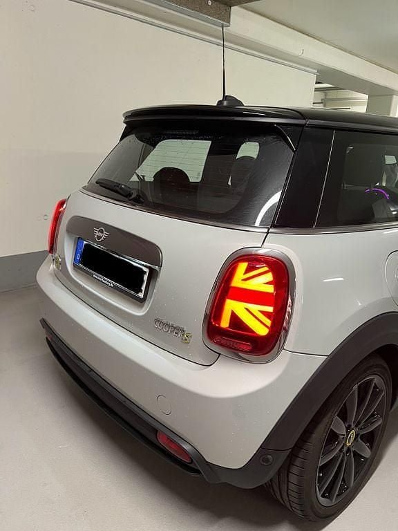 Grau Gebraucht 2020 Mini Cooper SE Kleinwagen | 17.800 € (Teuer) - Bild 1/4