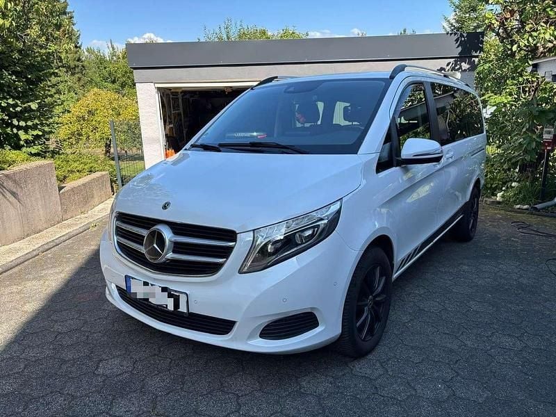 Weiß Gebraucht 2018 Mercedes V250 Edition Van / Kleinbus | 39.499 € (Superpreis) - Bild 1/4