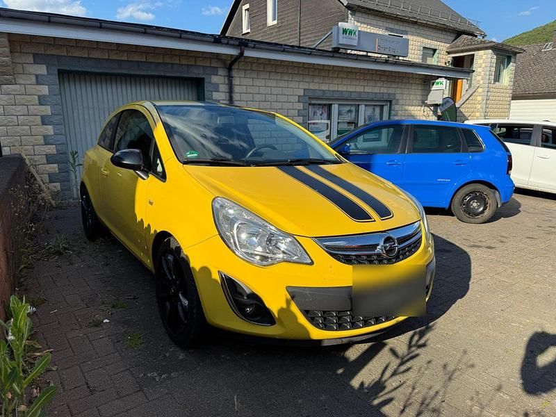 Gelb Gebraucht 2012 Opel Corsa Color Edition Kleinwagen | 4.000 € (Fairer Preis) - Bild 1/4