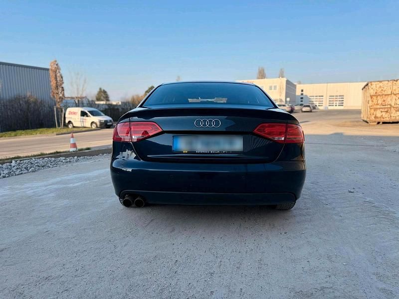 Gebraucht Audi A4 120 PS (88 kW) 2009 Blau Limousine