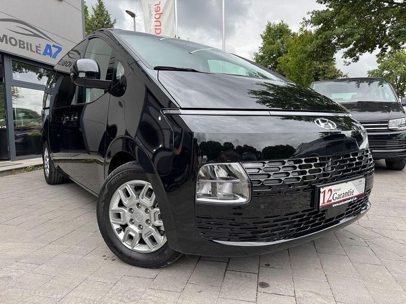 Schwarz Gebraucht 2024 Hyundai Staria Van | 43.999 € - Bild 1/4