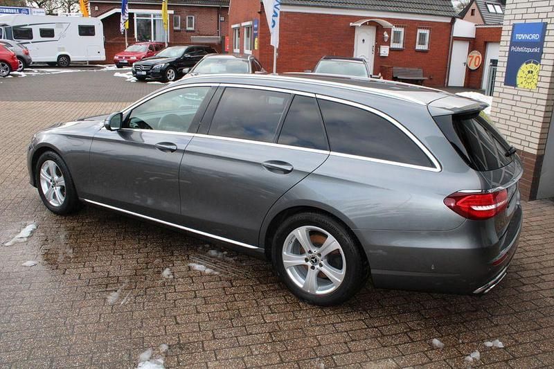 Gebraucht Mercedes E220 Avantgarde 194 PS (142 kW) 2017 Grau Limousine