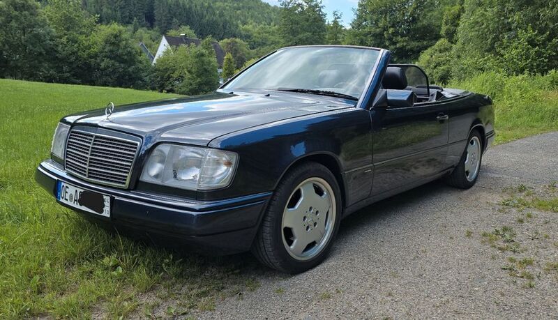 Schwarz Gebraucht 1997 Mercedes E200 Edition Cabrio | 22.900 € (Teuer) - Bild 1/4