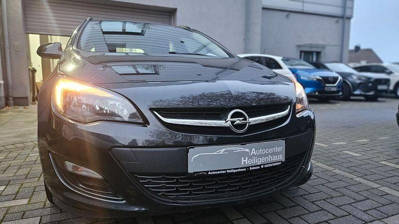Schwarz Gebraucht 2015 Opel Astra Selection Kombi | 3.180 € (Fairer Preis) - Bild 1/4