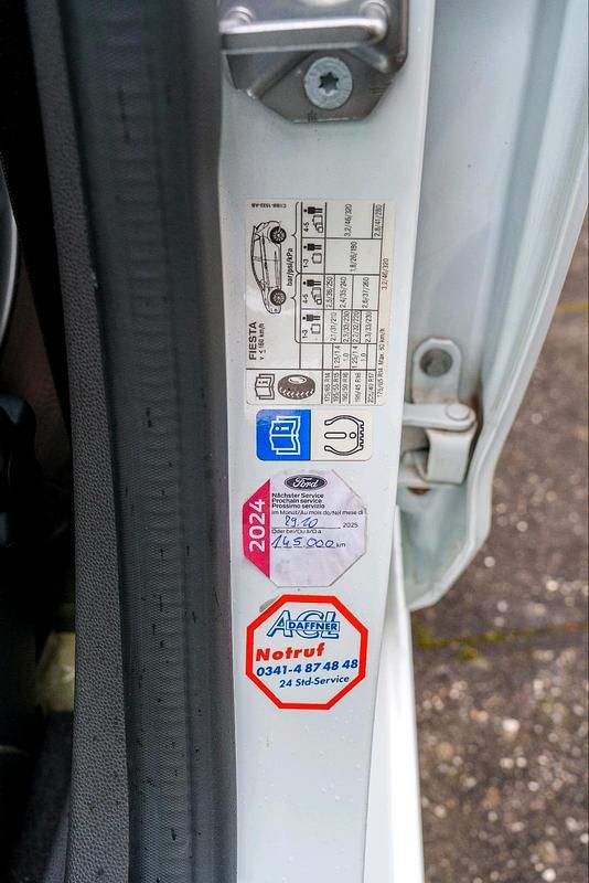 Gebraucht Ford Fiesta 125 PS (91 kW) 2015 Weiß Kleinwagen