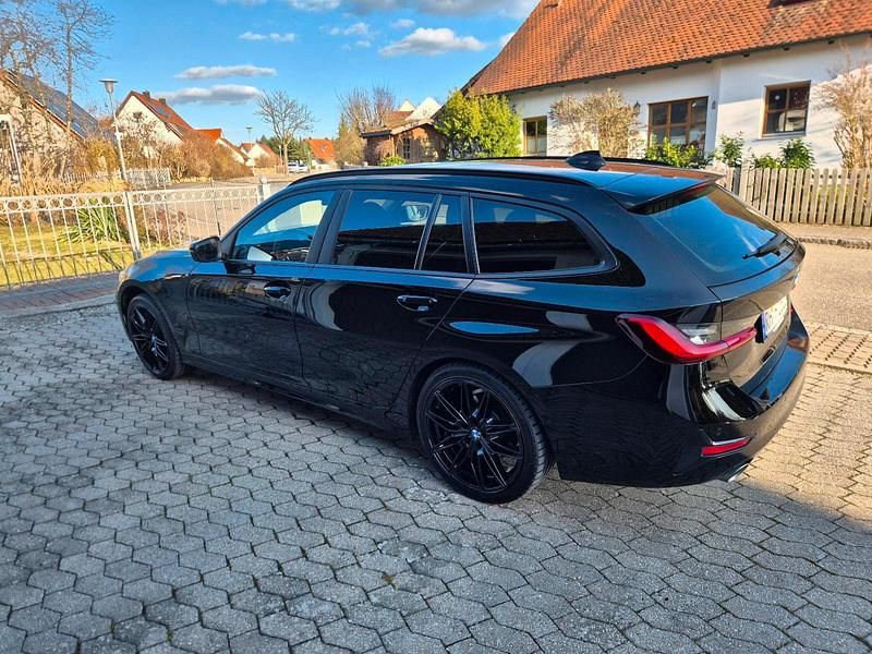 Gebraucht BMW 320e 190 PS (139 kW) 2020 Schwarz Kombi