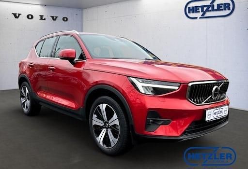 Gebraucht Volvo XC40 Core 261 PS (191 kW) 2022 Fusion red / metallic SUV