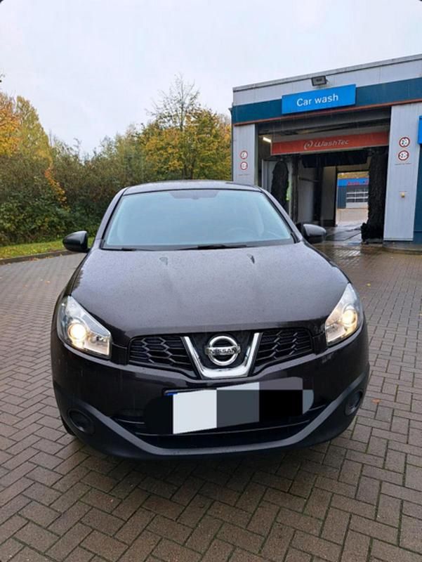 Schwarz Gebraucht 2011 Nissan Qashqai +2 SUV | 7.900 € (Teuer) - Bild 1/4