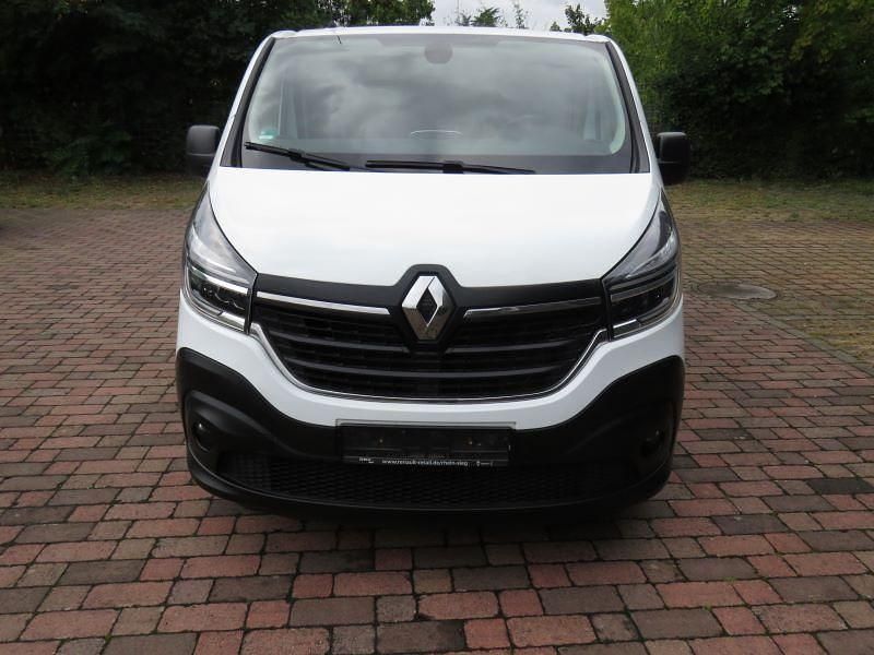 Gebraucht Renault Trafic Komfort 145 PS (106 kW) 2020 Weiß Van / Kleinbus