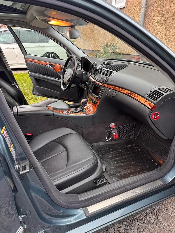 Gebraucht Mercedes E320 224 PS (164 kW) 2004 Blau Limousine